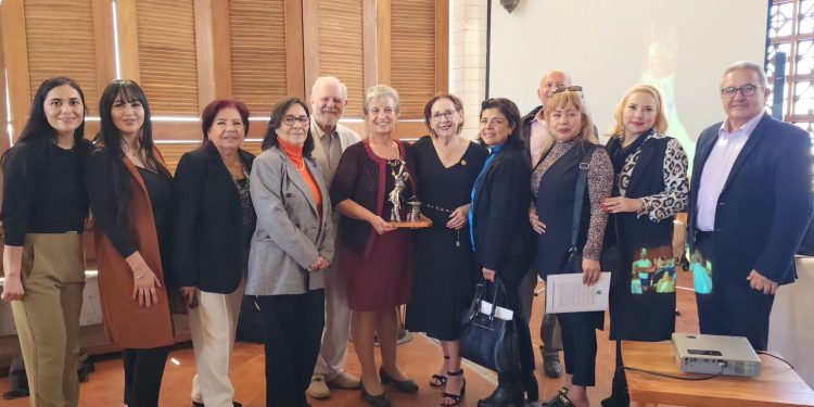 REUNIÓN DE GOBIERNO DE LOS CABOS CON GRUPO MADRUGADORES Y OBSERVATORIO CIUDADANO