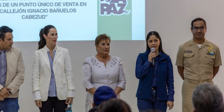 SOCIEDAD Y TRES ÓRDENES DE GOBIERNO TRABAJAN EN LA MEJORA DE SERVICIOS TURÍSTICOS EN LA BAHÍA DE LA PAZ