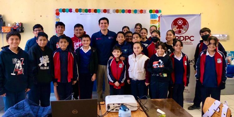 AVANZA LA PAVIMENTACIÓN DEL CAMINO ENTRE LOS EJIDOS LEY FEDERAL DE AGUAS 3 Y LEY FEDERAL DE AGUAS 4