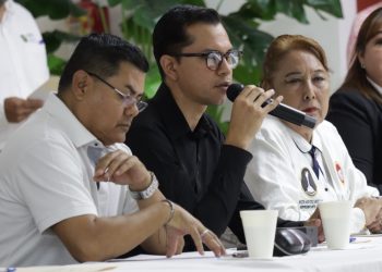 AVANZA LA PAVIMENTACIÓN DEL CAMINO ENTRE LOS EJIDOS LEY FEDERAL DE AGUAS 3 Y LEY FEDERAL DE AGUAS 4