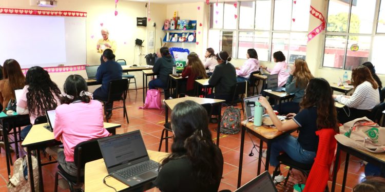 NORMALISTAS DE BCS SE PREPARAN CON APEGO A LA NUEVA ESCUELA MEXICANA