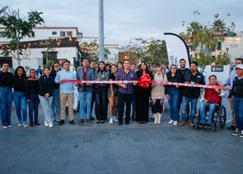 EN APOYO AL EMPRENDIMIENTO, INJUVE LOS CABOS INAUGURA EL “BAZAR JUVENIL”