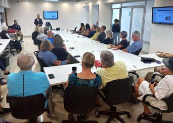 REUNIÓN DE GOBIERNO DE LOS CABOS CON GRUPO MADRUGADORES Y OBSERVATORIO CIUDADANO