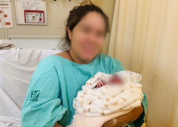 RECIBE IMSS BAJA CALIFORNIA SUR PRIMER BEBÉ DE 2025 EN EL ESTADO