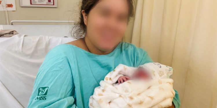 RECIBE IMSS BAJA CALIFORNIA SUR PRIMER BEBÉ DE 2025 EN EL ESTADO