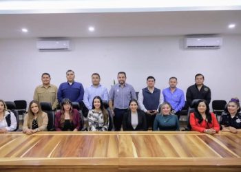 INSTALAN MESA VIOLETA EN LOS CABOS