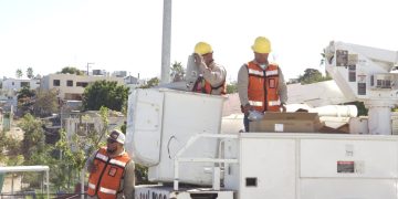 EN LOS CABOS SERVICIOS PÚBLICOS REHABILITA ALUMBRADO PÚBLICO EN CARRETERA TRANSPENINSULAR
