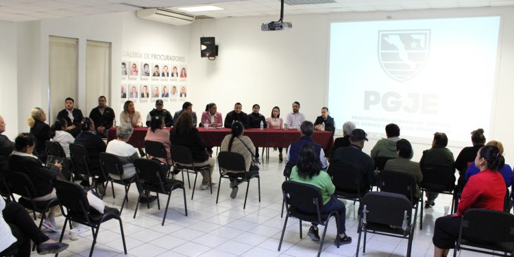 PROMUEVE PGJE TRABAJO CONJUNTO CON COLONIAS DE LA PAZ A TRAVÉS DE UNA MESA DE DIÁLOGO