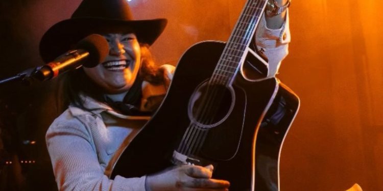 CANTA-AUTORA SUDCALIFORNIA GABY ROMERO GANA PREMIO BANDA TOPS 2024