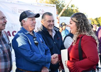AVANZA LA PAVIMENTACIÓN DEL CAMINO ENTRE LOS EJIDOS LEY FEDERAL DE AGUAS 3 Y LEY FEDERAL DE AGUAS 4