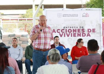 ENTREGA GOBERNADOR DE BCS MÁS DE 5 MDP EN ACCIONES DE VIVIENDA A FAMILIAS DE LA DELEGACIÓN DE EL CARRIZAL