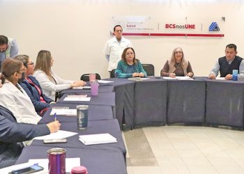 PRESENTAN EN LA UABCS LIBRO SOBRE EXPERIENCIAS DOCENTES EN TORNO A LA NUEVA ESCUELA MEXICANA