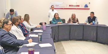 PRESENTAN EN LA UABCS LIBRO SOBRE EXPERIENCIAS DOCENTES EN TORNO A LA NUEVA ESCUELA MEXICANA