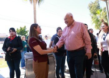 ENTREGA GOBERNADOR APOYOS PARA ACTIVIDADES PRODUCTIVAS ASI COMO BENEFICIOS PARA MEJORAR LA ATENCIÓN A LA SALUD