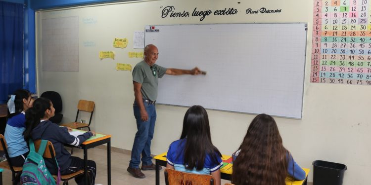 SECUNDARIAS DE BCS PREVÉN UN INCREMENTO DE MIL 500 ESTUDIANTES EL PRÓXIMO CICLO ESCOLAR