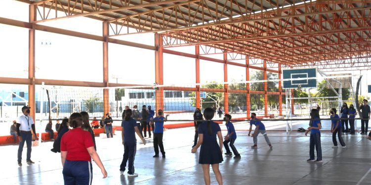 ENTREGA VÍCTOR CASTRO SIETE NUEVAS UNIDADES PARA ÁREAS OPERATIVAS Y DE ADMINISTRACIÓN DE LA API; SE INVIRTIERON 3.8 MDP