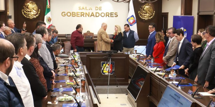 TOMAN PROTESTA A LA NUEVA MESA DIRECTIVA DEL COLEGIO DE NOTARIOS PÚBLICOS DE BCS