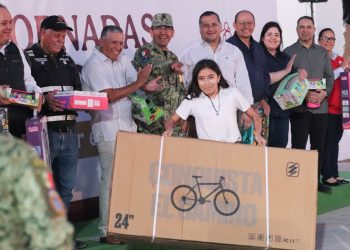 ESTUDIANTES DE LA UABCS DESTACAN EN  INFOMATRIX BCS 2025 Y AVANZAN A  COMPETENCIAS NACIONALES E INTERNACIONALES