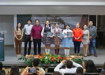 ESTUDIANTES DE LA UABCS DESTACAN EN  INFOMATRIX BCS 2025 Y AVANZAN A  COMPETENCIAS NACIONALES E INTERNACIONALES