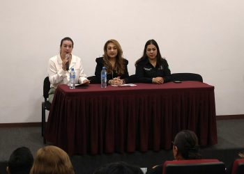 PRESENTAN EN LA UABCS LIBRO SOBRE EXPERIENCIAS DOCENTES EN TORNO A LA NUEVA ESCUELA MEXICANA