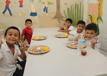 MÁS DE 20 MIL ESTUDIANTES DE NIVEL BÁSICO EN BCS RECIBEN DESAYUNOS ESCOLARES