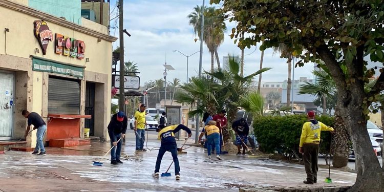 REFUERZAN TRABAJOS DE LIMPIEZA DEL PROGRAMA “JUNTOS POR LOS CABOS” PREVIO AL SPRING BREAK