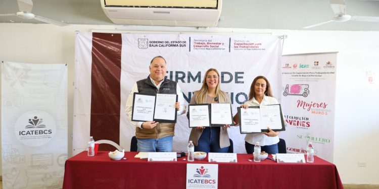 CONVIVEN MAS DE 600 ESTUDIANTES Y PADRES DE FAMILIA EN ACTIVIDAD RECREATIVA