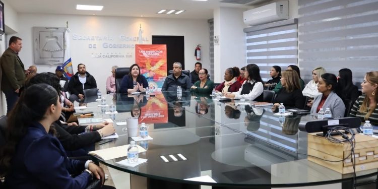 IMPULSAN LA SALUD INTEGRAL Y PREVENCIÓN  DE ADICCIONES ENTRE SERVIDORAS PÚBLICAS