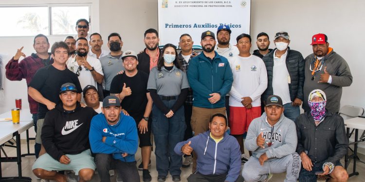 CAPACITAN A PERSONAL DE ZOFEMAT LOS CABOS ANTE POSIBLES EMERGENCIAS EN PLAYAS