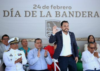 ENCABEZA ALCALDE CHRISTIAN AGUNDEZ CEREMONIA CONMEMORATIVA POR EL DÍA DE LA BANDERA NACIONAL