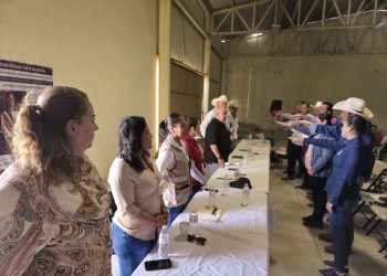 ENCABEZA ALCALDE CHRISTIAN AGUNDEZ CEREMONIA CONMEMORATIVA POR EL DÍA DE LA BANDERA NACIONAL