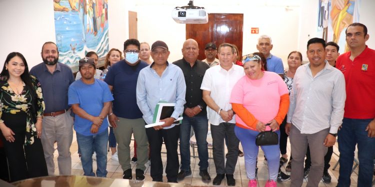 ENCABEZA ALCALDE CHRISTIAN AGUNDEZ CEREMONIA CONMEMORATIVA POR EL DÍA DE LA BANDERA NACIONAL