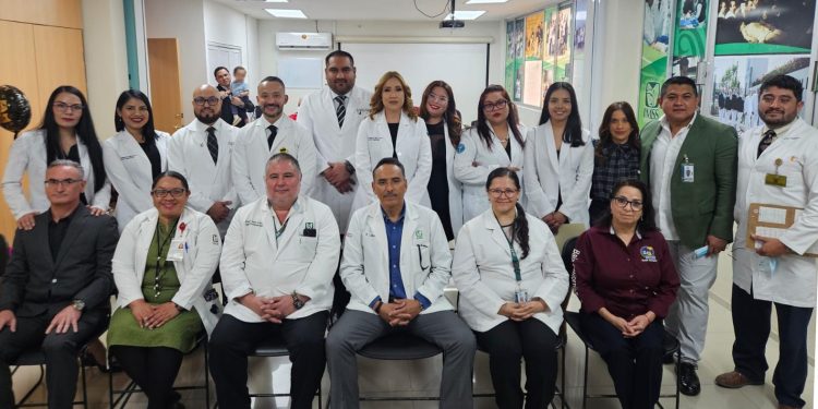 SE GRADÚAN MÉDICOS RESIDENTES COMO  PROFESIONALES DE MEDICINA FAMILIAR Y URGENCIAS  MÉDICAS QUIRÚRGICAS EN IMSS BAJA CALIFORNIA SUR