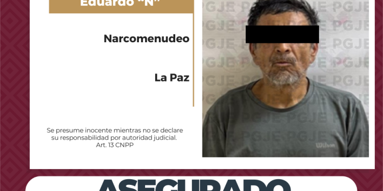 ASEGURA PGJE  875 DOSIS DE DROGA Y A UN HOMBRE MEDIANTE CATEO EN UN DOMICILIO EN LA PAZ