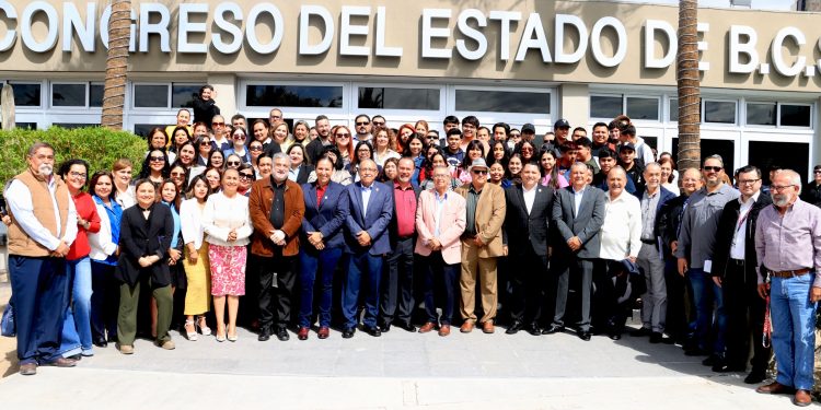 PROPÓNEN INSCRIBIR CON LETRAS DORADAS EL NOMBRE DE LA UABCS EN EL MURO DE HONOR DEL CONGRESO