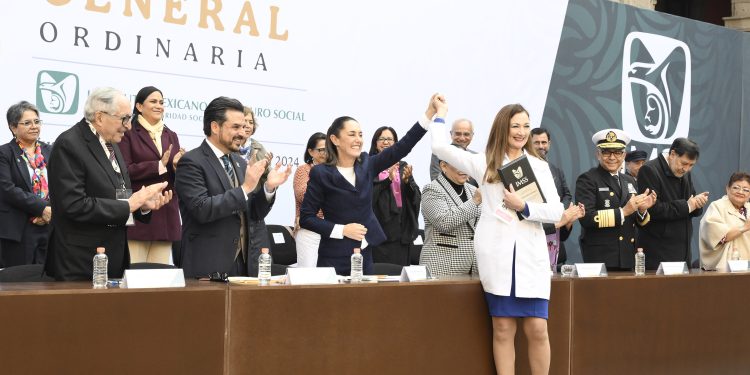 IMSS RECONOCE A MÁS DE 41 MIL MÉDICAS POR SU INVALUABLE LABOR EN UNIDADES Y HOSPITALES