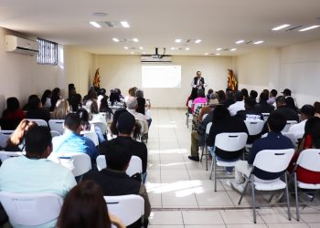 TRAS 9 AÑOS DE ESPERA REHABILITAN ALUMBRADO PÚBLICO EN CANCHA 1ro DE MAYO EN SAN JOSÉ DEL CABO