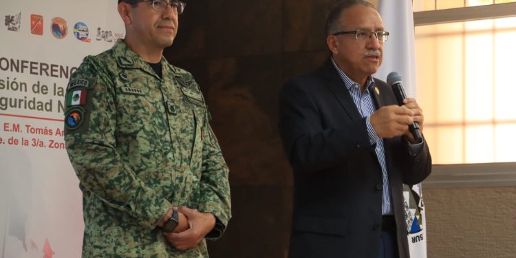 SEDENA IMPARTE CONFERENCIA EN LA UABCS SOBRE EL ROL DE LAS FUERZAS ARMADAS EN LA SEGURIDAD NACIONAL