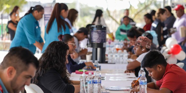 MÁS DE 20 MIL ESTUDIANTES DE NIVEL BÁSICO EN BCS RECIBEN DESAYUNOS ESCOLARES