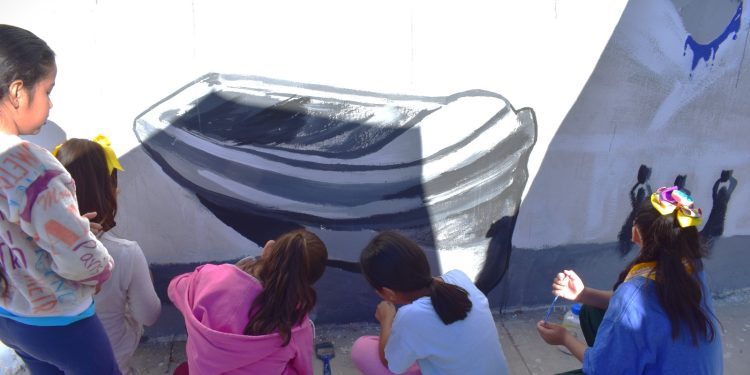 APOYA EL GOBIERNO ESTATAL A TRABAJADORES DEL CECYTE CON LA ENTREGA DE UNIFORMES