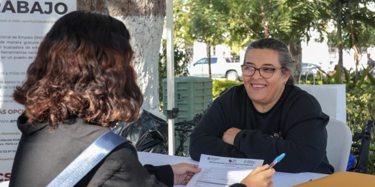 ENTREGA VÍCTOR CASTRO SIETE NUEVAS UNIDADES PARA ÁREAS OPERATIVAS Y DE ADMINISTRACIÓN DE LA API; SE INVIRTIERON 3.8 MDP