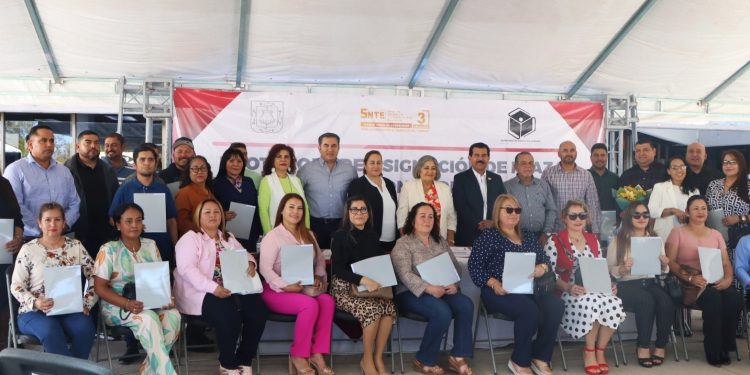 UABCS ENTREGA TÍTULOS Y GRADOS ACADÉMICOS A 187 EGRESADOS