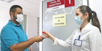 UABCS ENTREGA TÍTULOS Y GRADOS ACADÉMICOS A 187 EGRESADOS