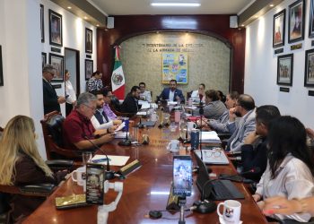 SE REÚNE ALCALDE DE LOS CABOS CON MIEMBROS DEL SINDICATO DE BURÓCRATAS