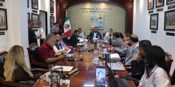 SE REÚNE ALCALDE DE LOS CABOS CON MIEMBROS DEL SINDICATO DE BURÓCRATAS
