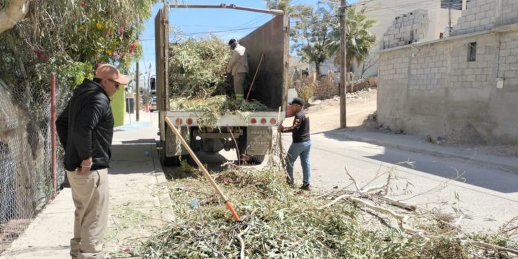 SE REÚNE ALCALDE DE LOS CABOS CON MIEMBROS DEL SINDICATO DE BURÓCRATAS
