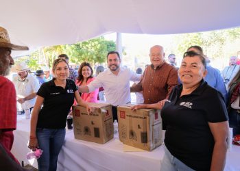    TODO UN ÉXITO EL PROGRAMA “LETRAS EN PLENILUNIO” EN CABO SAN LUCAS