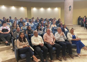 SE REÚNE ALCALDE DE LOS CABOS CON MIEMBROS DEL SINDICATO DE BURÓCRATAS