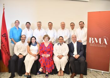 PONE EN MARCHA ALCALDE CHRISTIAN AGUNDEZ PRIMERA ETAPA DE ILUMINACIÓN DEL CENTRO DE CABO SAN LUCAS