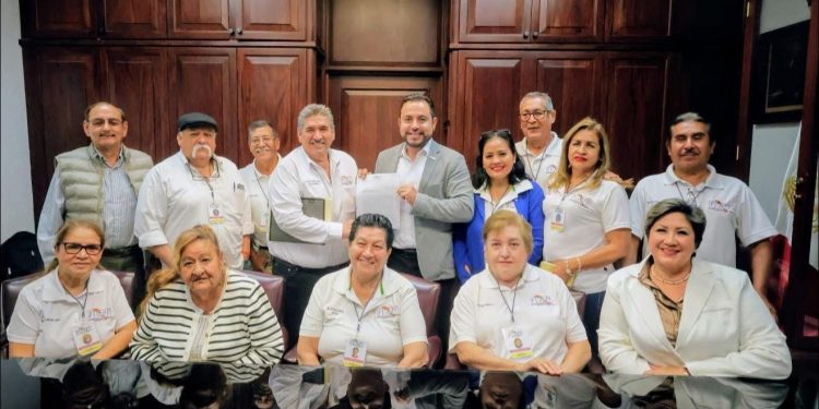 SE REÚNE ALCALDE CHRISTIAN AGUNDEZ CON PENSIONADOS Y JUBILADOS